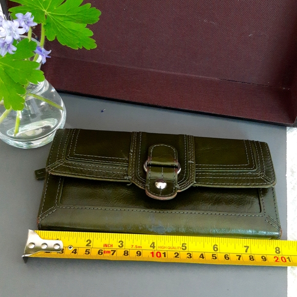 Danier leather wallet. - Picture 5 of 6